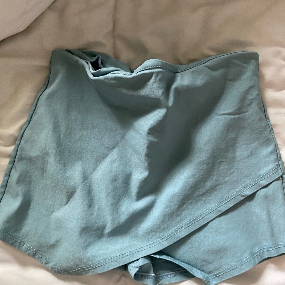 LIGHT BLUE SKORT